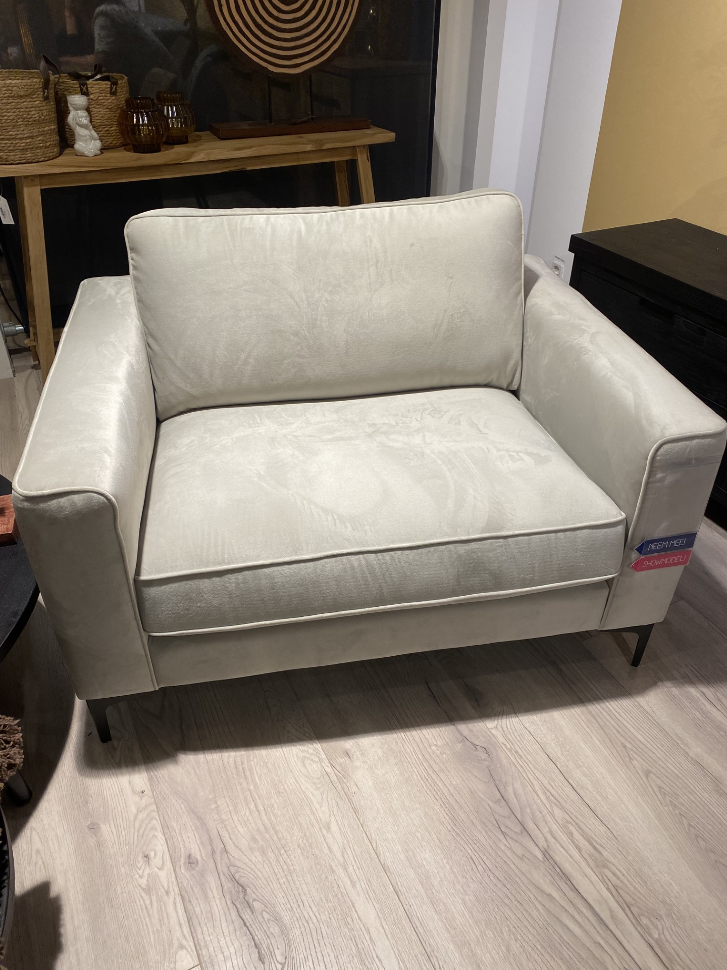 Rango Loveseat